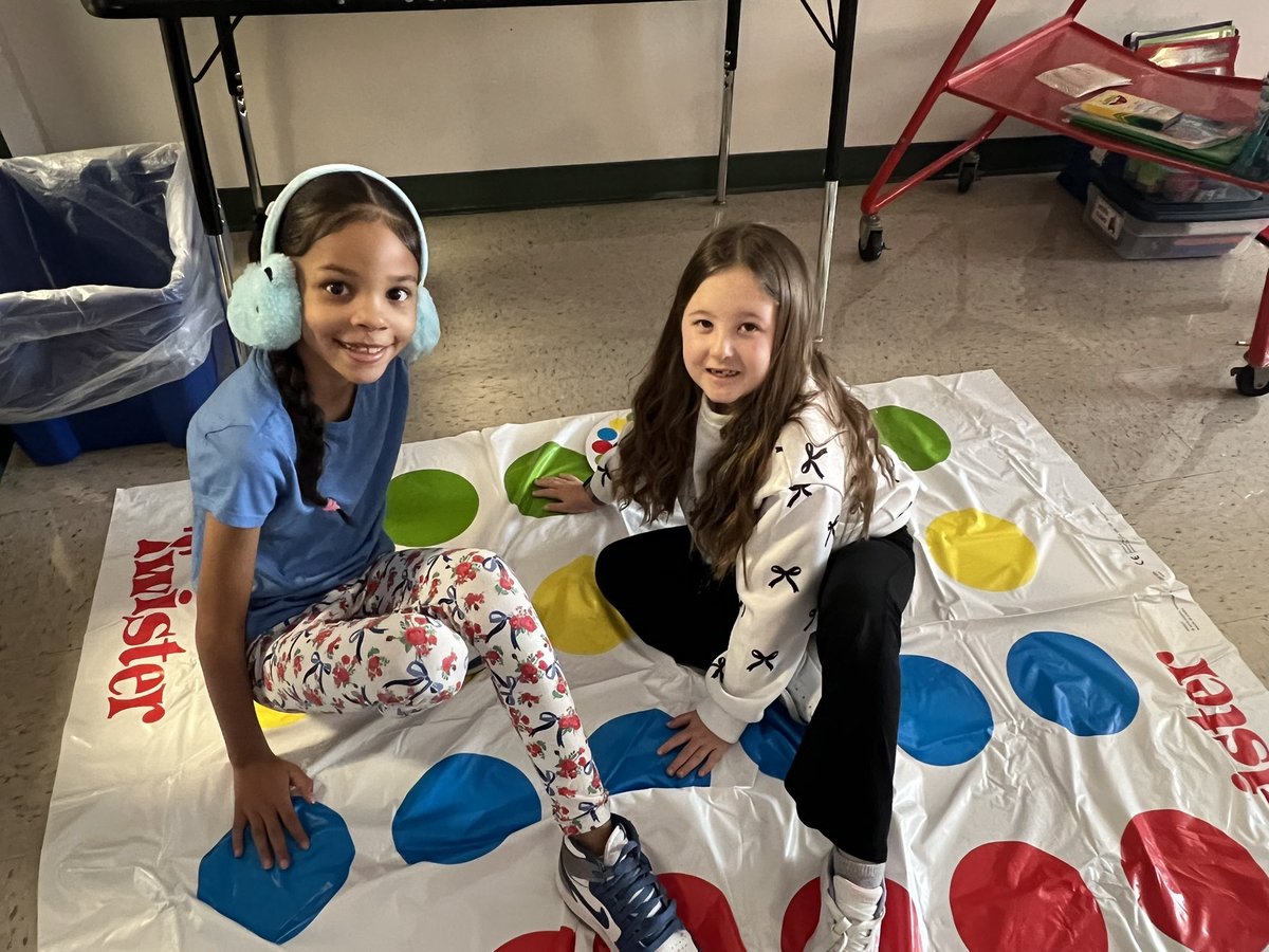 Mrs. Smith tweet media