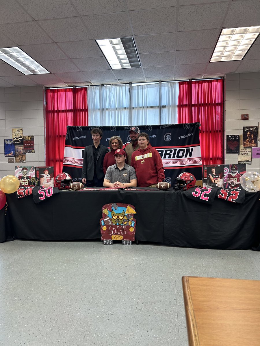 ElijahSmith2026's tweet photo. The Lord has truly blessed me to have the opportunity to go and continue my career at @JC_BobcatsFB! A huge thanks to my family and coaches for helping me get to this point. Thank you to my West Marion family for all of the love y’all have shown me over the years and for helping to make signing day special!
