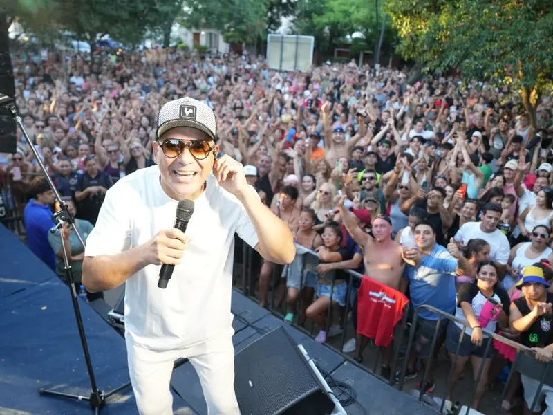 Javier ‘’La Pepa’’ Brizuela se presentó con un show libre y gratuito en el Parador y Playa Universal Santa Ana

📰 Leé la nota completa 👇🏻
elregionalvm.com.ar/noticias-villa…

#LaPepaBrizuela #showgratis