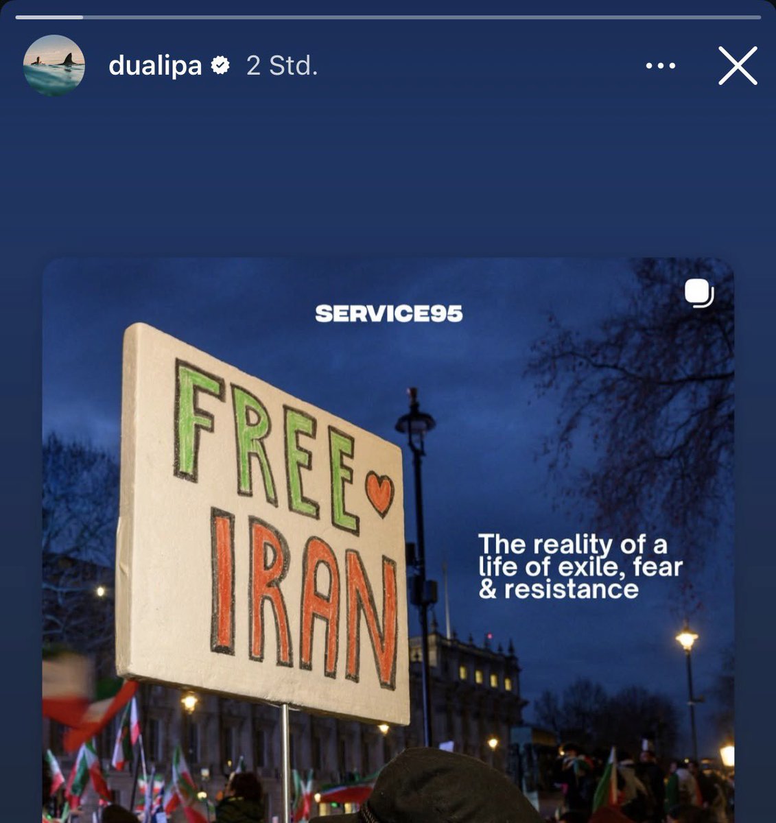 hiitsmemooneh's tweet image. هزاران بیلی ایلیش در خون بغلتد گم نگردد دوا لیپایی💕