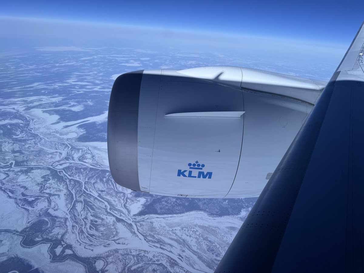 BEBOBR's tweet photo. ⁦@KLM⁩ Nice view. AMS to YYC https://t.co/LBrDPIaGQK