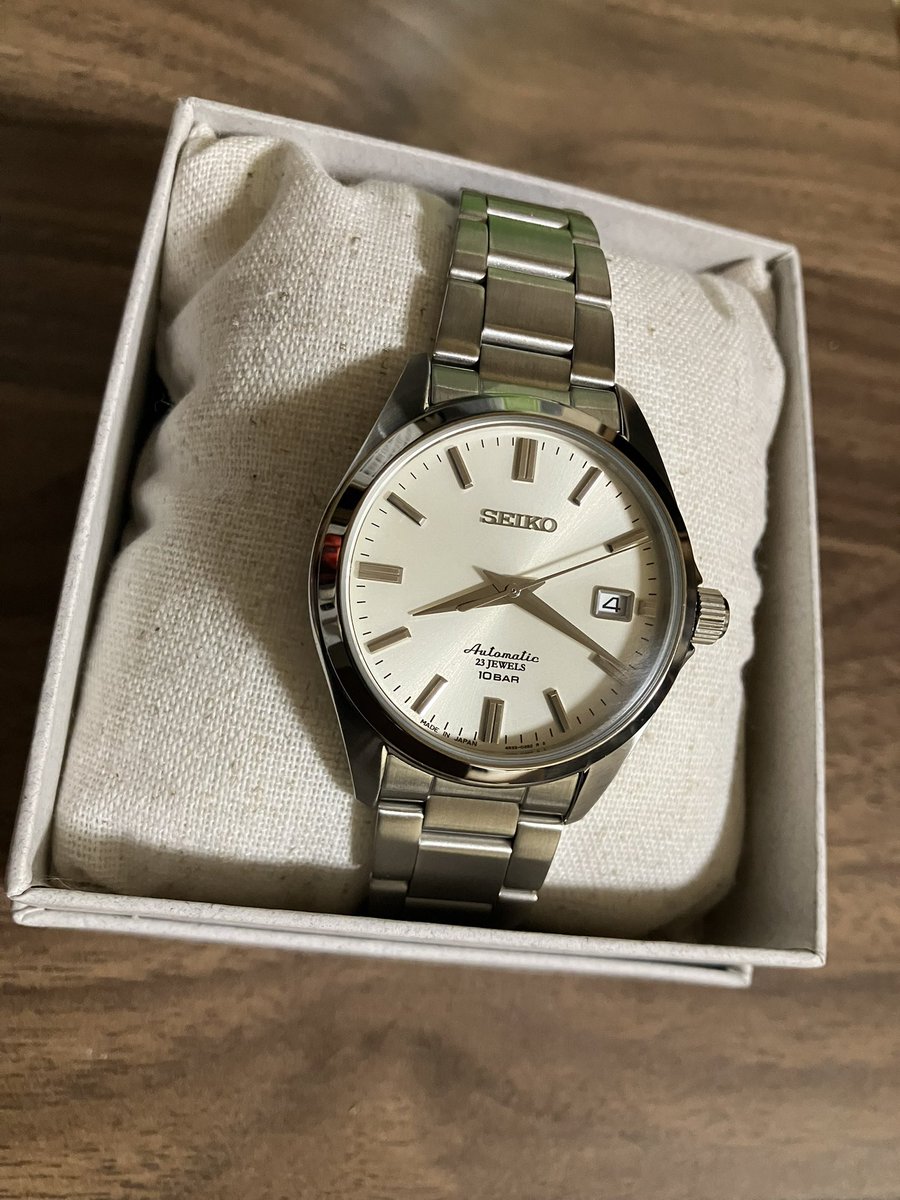 PSO2_xion10's tweet image. フォーマルな時用にSEIKOのszsb11購入しました⏰高すぎず安すぎずシンプルで使い勝手良さそう
…青盤も欲しくなってきたぞMADE IN JAPANは良き(´Д`三´Д`*)