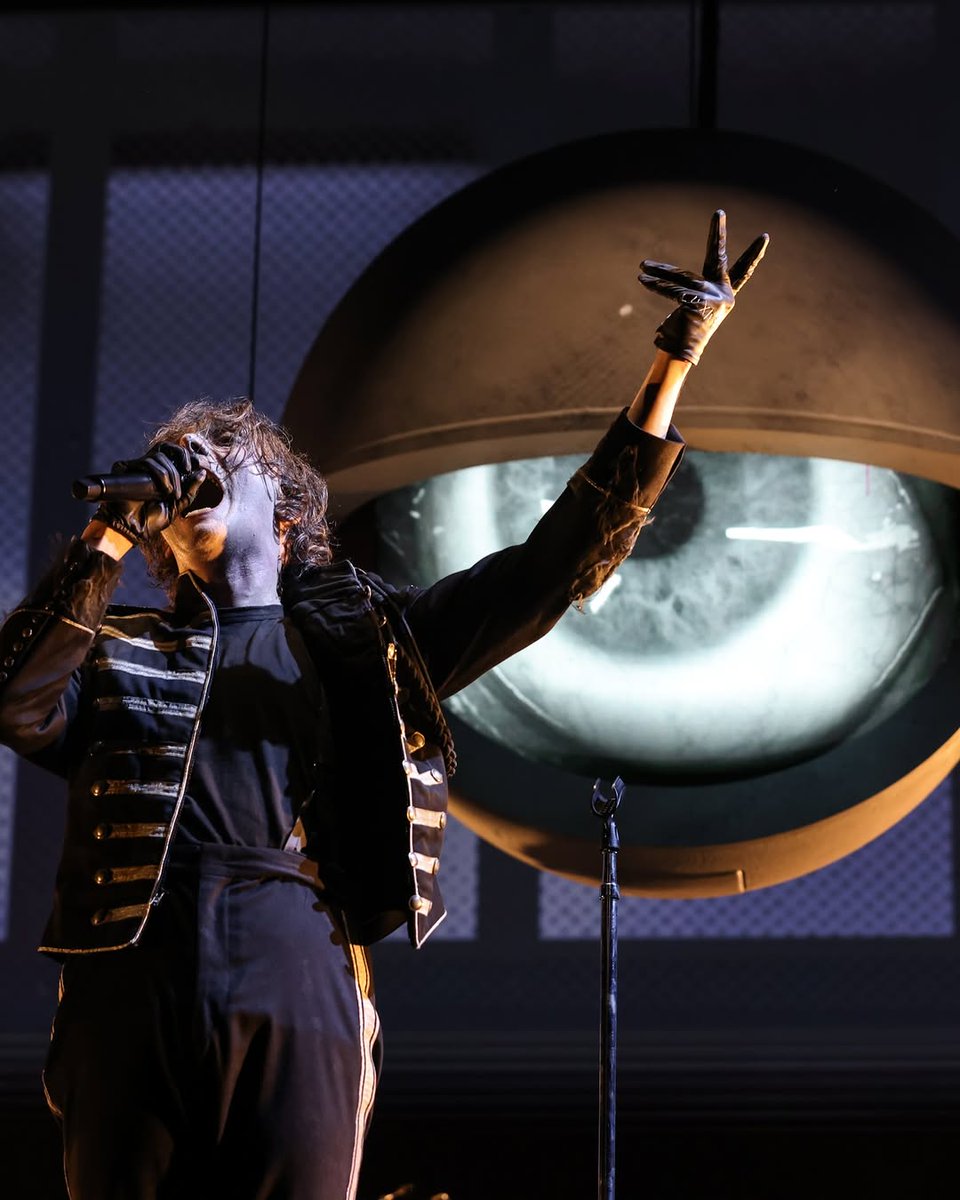 justwayalex's tweet image. NEW PICTURES FROM #MCRARG and she's the most diva ever 🫠🫠
That silhouette my god

Thanks to @/mtvsur on IG 
instagram.com/p/DUWJAY2D4YG/…