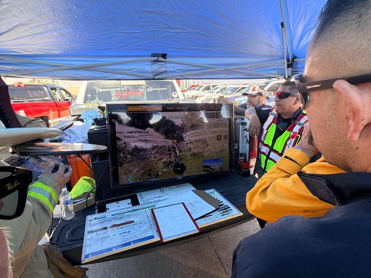 Les informo que, ante la situación registrada en el municipio vecino de Playas de Rosarito, derivada de un incendio en un aparente ducto de PEMEX, personal de Bomberos Tijuana se ha sumado de inmediato para apoyar en las labores de contención y atención de la emergencia.