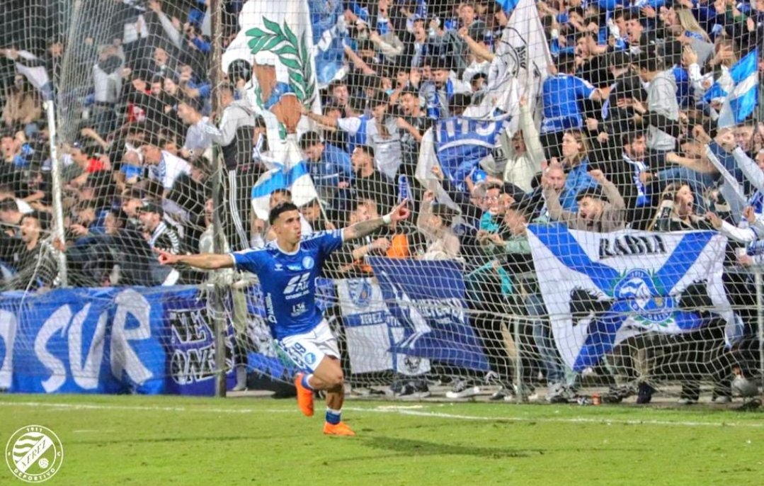 Pabloglezxrz's tweet photo. ESTE DOMINGO HAY QUE DEJARSE EL ALMA Y LUCHAR POR LOS 3 PUNTOS!!.

@XerezDFC 

#APorEllosXerez

🔵⚪!! https://t.co/6fjKmatB9x