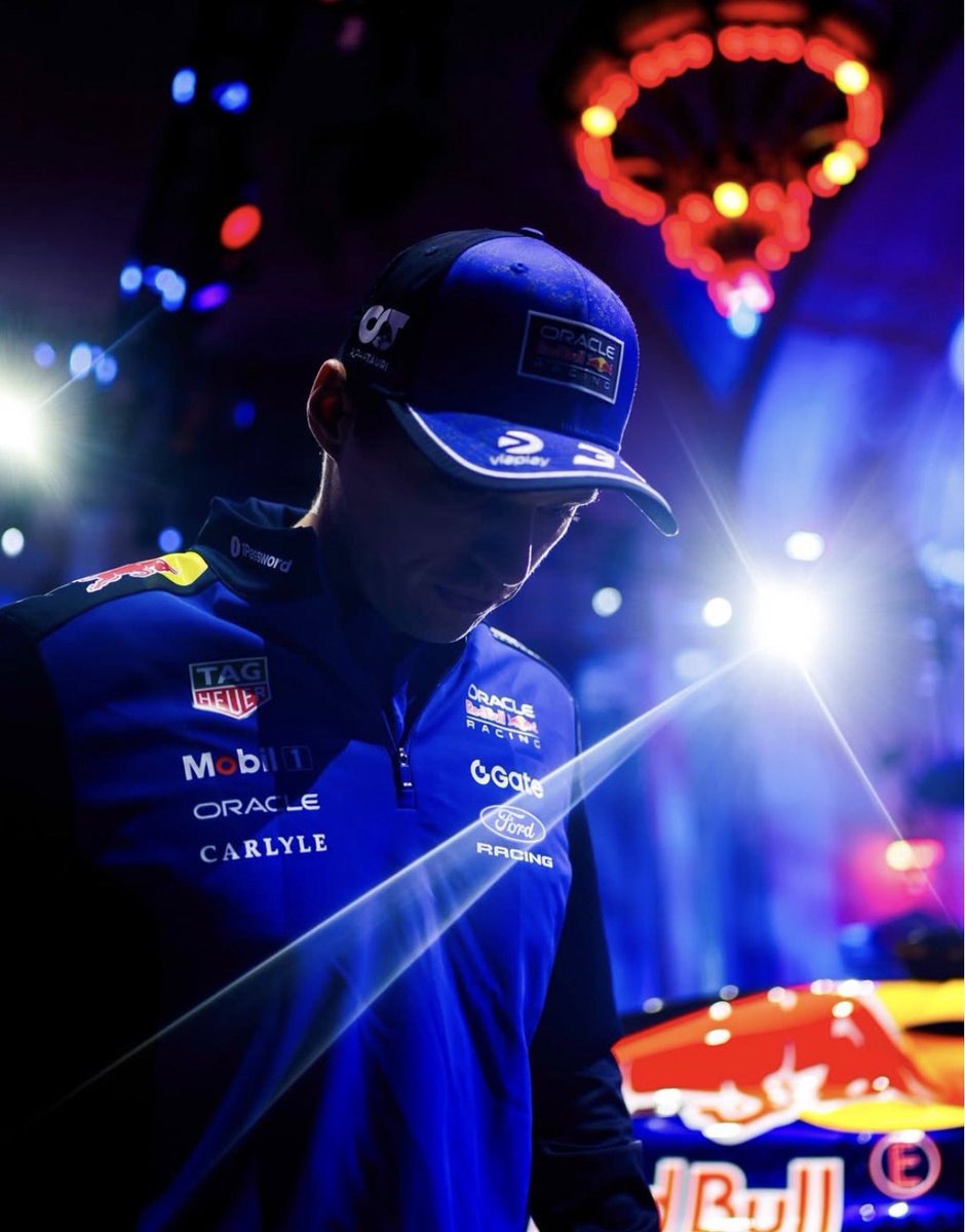 lecstappi3's tweet image. Prayer circle:

                  🕯️       🕯️
         🕯️                           🕯️
                      MAX 
    🕯️    VERSTAPPEN     🕯️
                 5TH TITLE
        🕯️                            🕯️
                  🕯️        🕯️