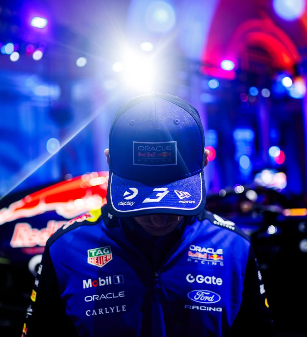 lecstappi3's tweet image. Prayer circle:

                  🕯️       🕯️
         🕯️                           🕯️
                      MAX 
    🕯️    VERSTAPPEN     🕯️
                 5TH TITLE
        🕯️                            🕯️
                  🕯️        🕯️