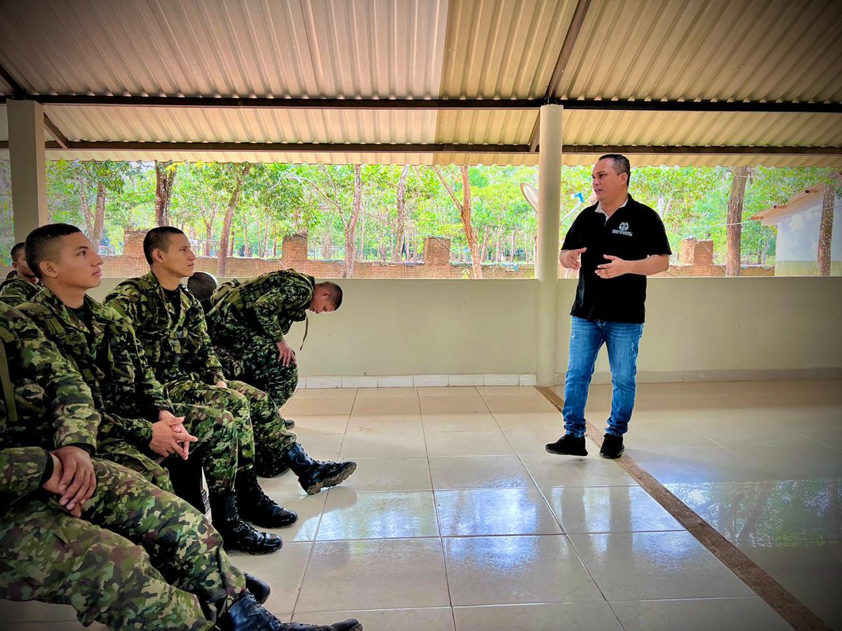 Personal del Batallón de Despliegue Rápido N.º 32 recibió capacitación en comicios electorales, en coordinación con <a href="/Registraduria/">Registraduría Nacional del Estado Civil</a>, fortaleciendo el conocimiento sobre delitos electorales, funciones de la Fuerza Pública y garantías para unas #EleccionesSeguras y transparentes. 🗳️