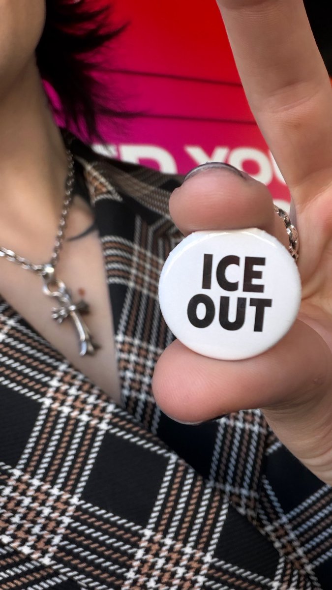 fuck ice and fuck the bootlickers who support it