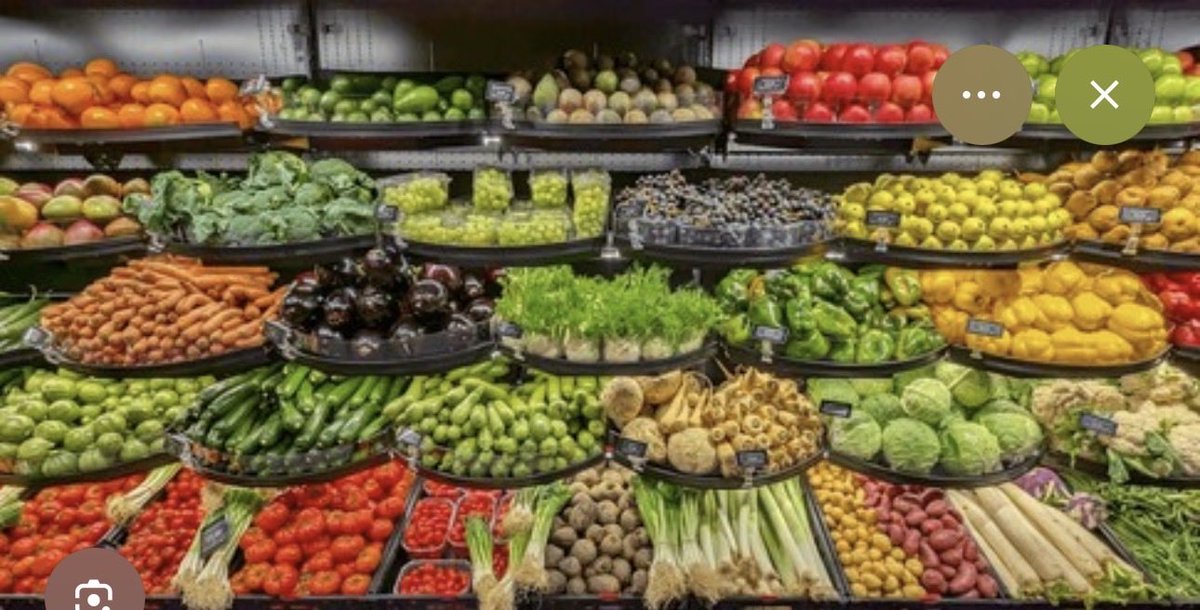 ENkunzis's tweet photo. @Kigega_ @RolandRugero @GabbyBugaga Kubera iki bashira hasi ibidandazwa? 
Hariho des tables a fruits et legumes pour les alimentations https://t.co/AjxprzQa2Y
