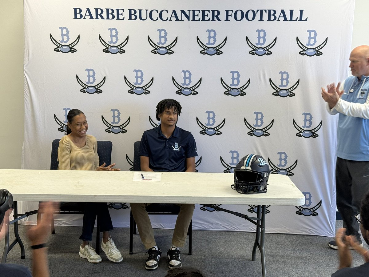 Barbe Buccaneers Football tweet media