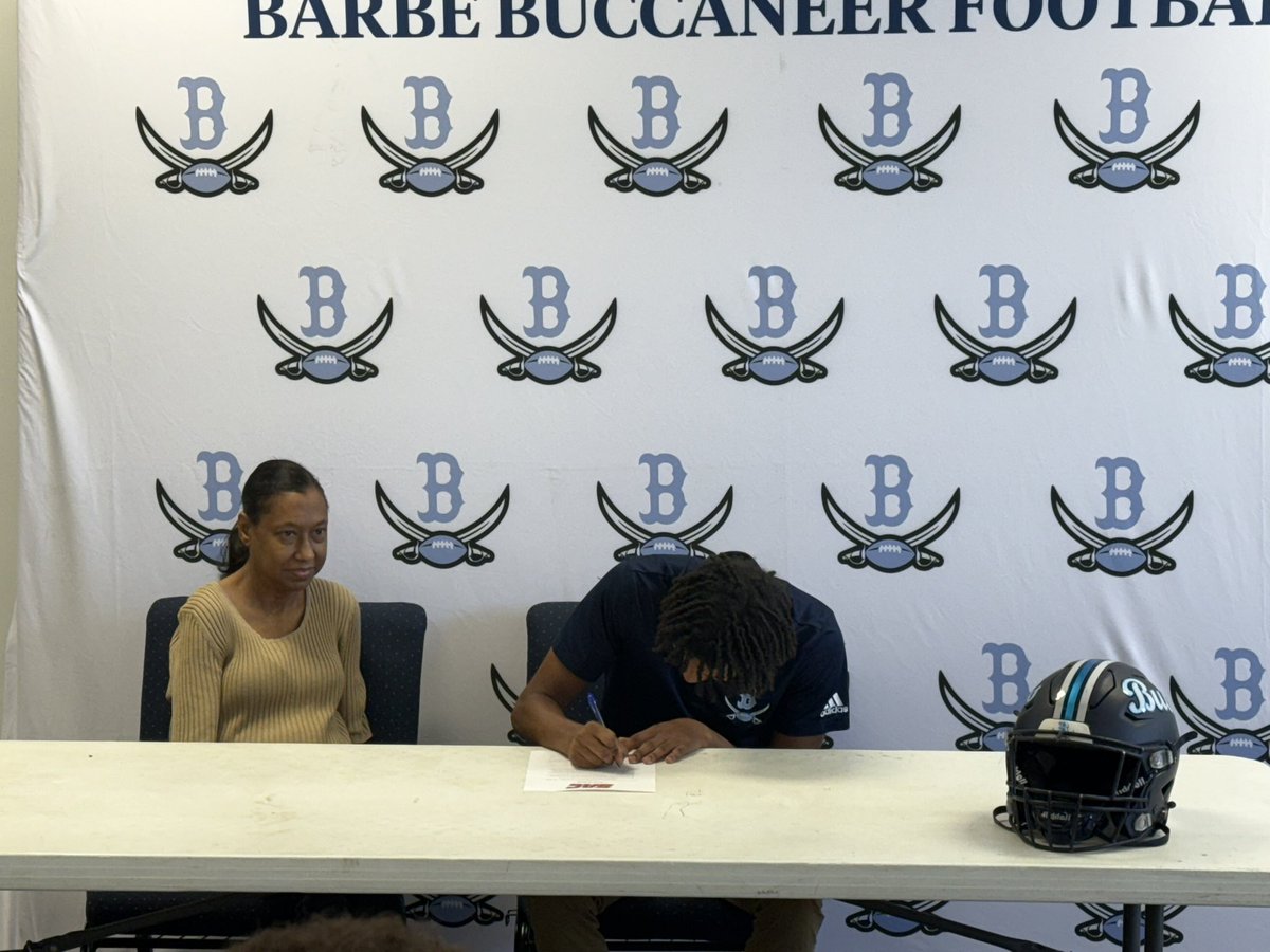 Barbe Buccaneers Football tweet media
