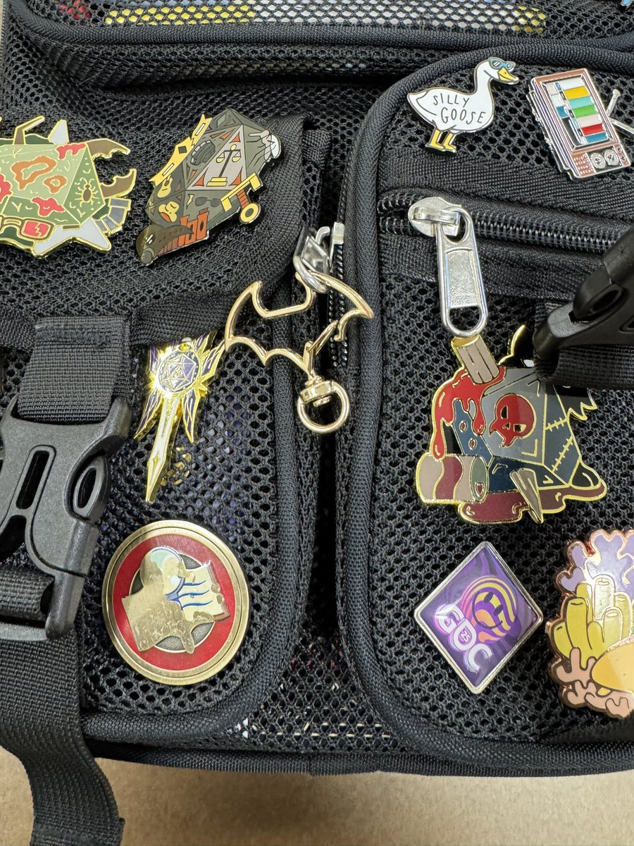 MY ASHE KEYCHAIN BROKE :((( ITS SO OVER