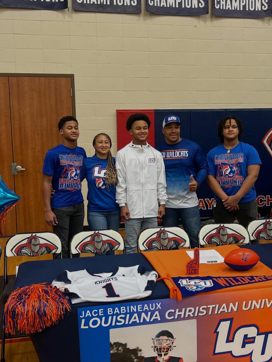 LCAKnightFball's tweet image. Big day for these guys and Knight Nation! Congrats to the following guys for signing to play at the next level!
Draylon August Nicholls
Jace Babineaux LCU
Torrey Landry LCU
Jayden Arceneaux LCU