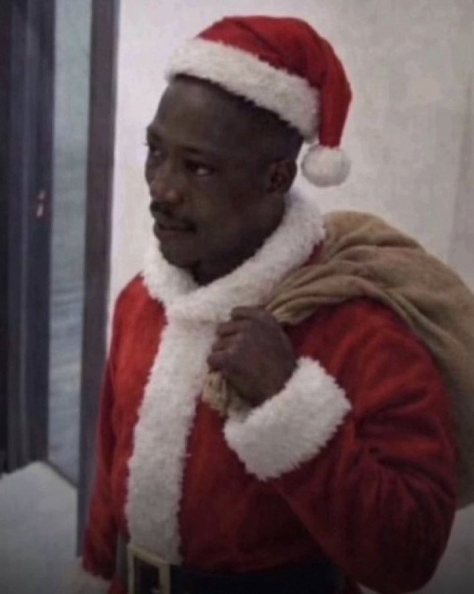 john322226's tweet image. Premium+ user wey no Dey earn money from Elon musk na Father Christmas.