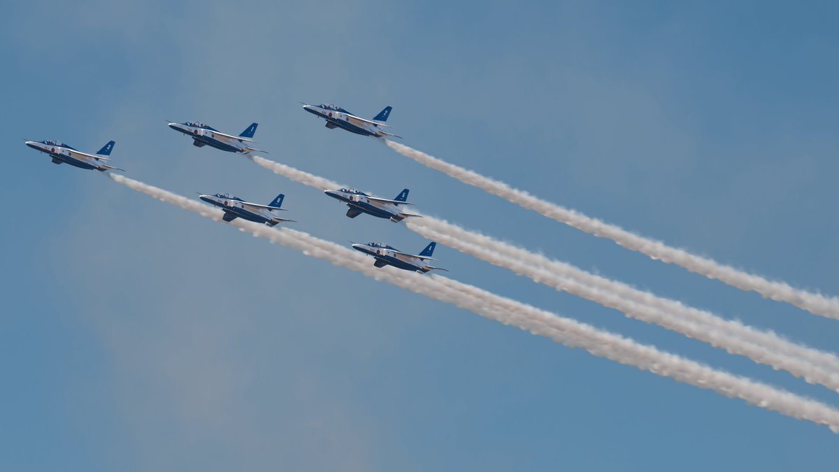 OsintcatJoe's tweet image. ブルーインパルスのピラミッド・ローパス、どの角度でも綺麗な三角形になるのがいい！
#ブルーインパルス
#aviationphotography
#写真好きな人と繋がりたい