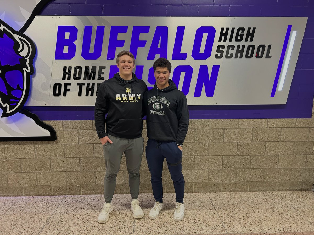 GoBisonFootball's tweet photo. Officially Signed. βοΈ
@jackson_co22256 made things official today signing to play for @BSUBeaversFB next fall!
Congrats to 3οΈβ£7οΈβ£ & his family! We can't wait to watch you at the next level!
#NextLevelBison π¦¬π https://t.co/SimynSeS2z