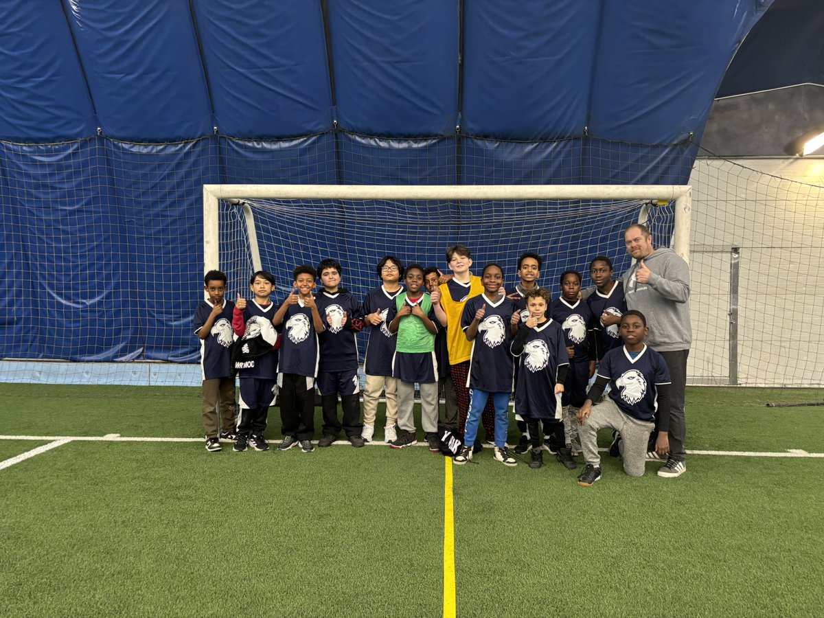 Mr. Cook tweet media