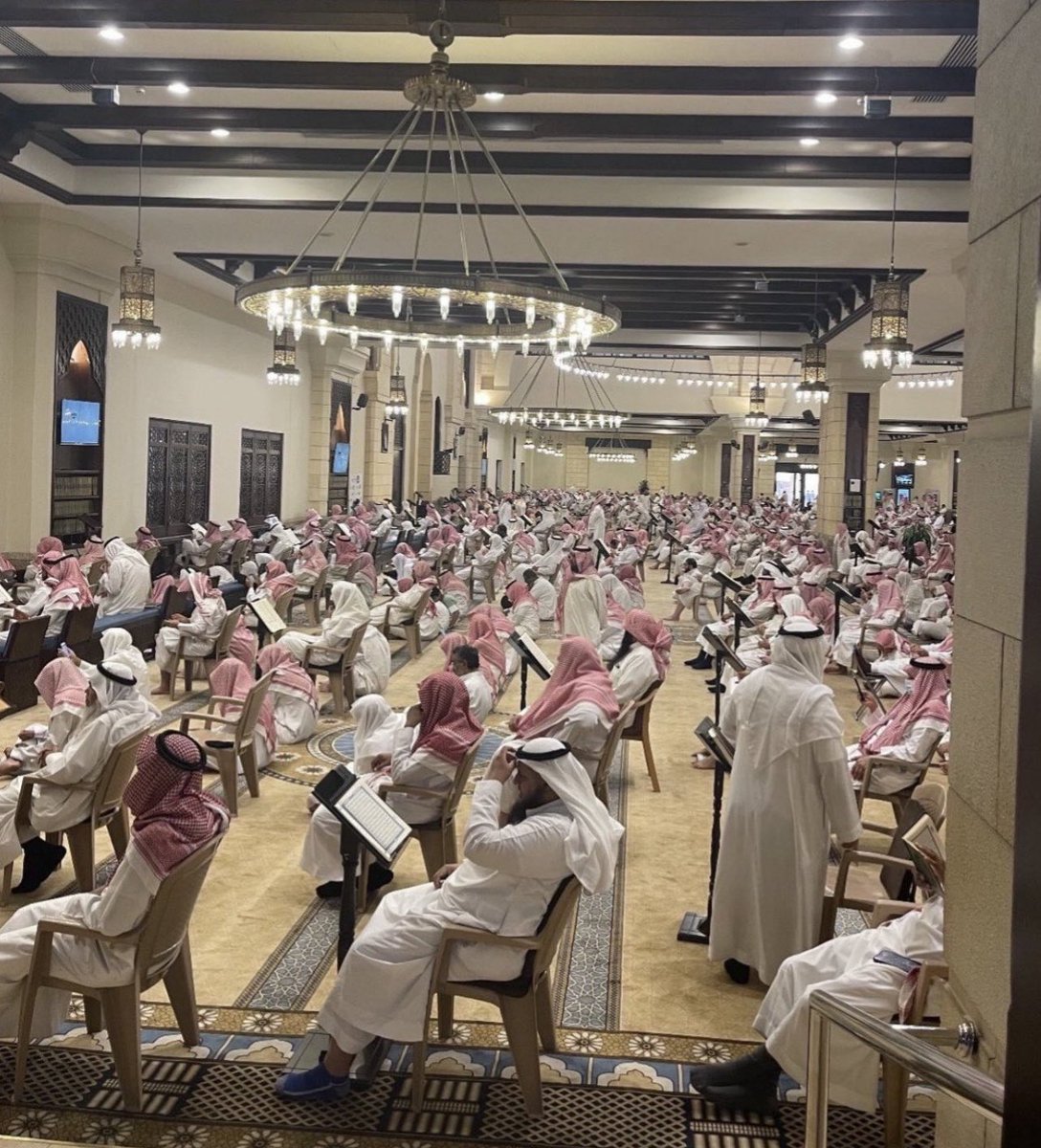 assaban7's tweet photo. اللهم هيئ قلوبنا إلى رمضان "
فرحاً بقدومه ، وتعظيما لأيَّامه ، وسبقاً إلى رضاك https://t.co/CkLlXO2iCQ