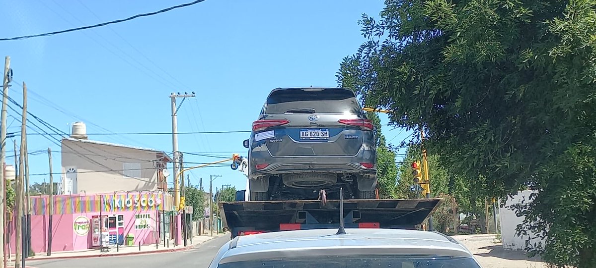 🚨 Este jueves la defensa de la ex vicegobernadora de #Neuquén Gloria Ruiz, pedirá formalmente (nuevamente) que se le restituya la camioneta Toyota SW4 que le fuera secuestrada en diciembre del 24 cuando inició la causa que terminó con su destitución. La audiencia es a las 10:30.