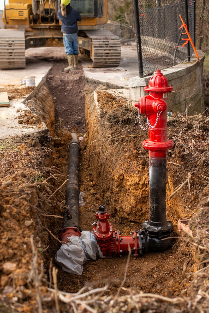 EastsideUtility's tweet photo. A new 6" water line is now installed behind the Circle K on Ooltewah-Ringgold Rd, including a smart meter for the store and a new fire hydrant. Before going into service, we flush the line, verify flow+pressure, and test water quality to confirm it meets or exceeds EPA standards. https://t.co/wGFEwJBOMH