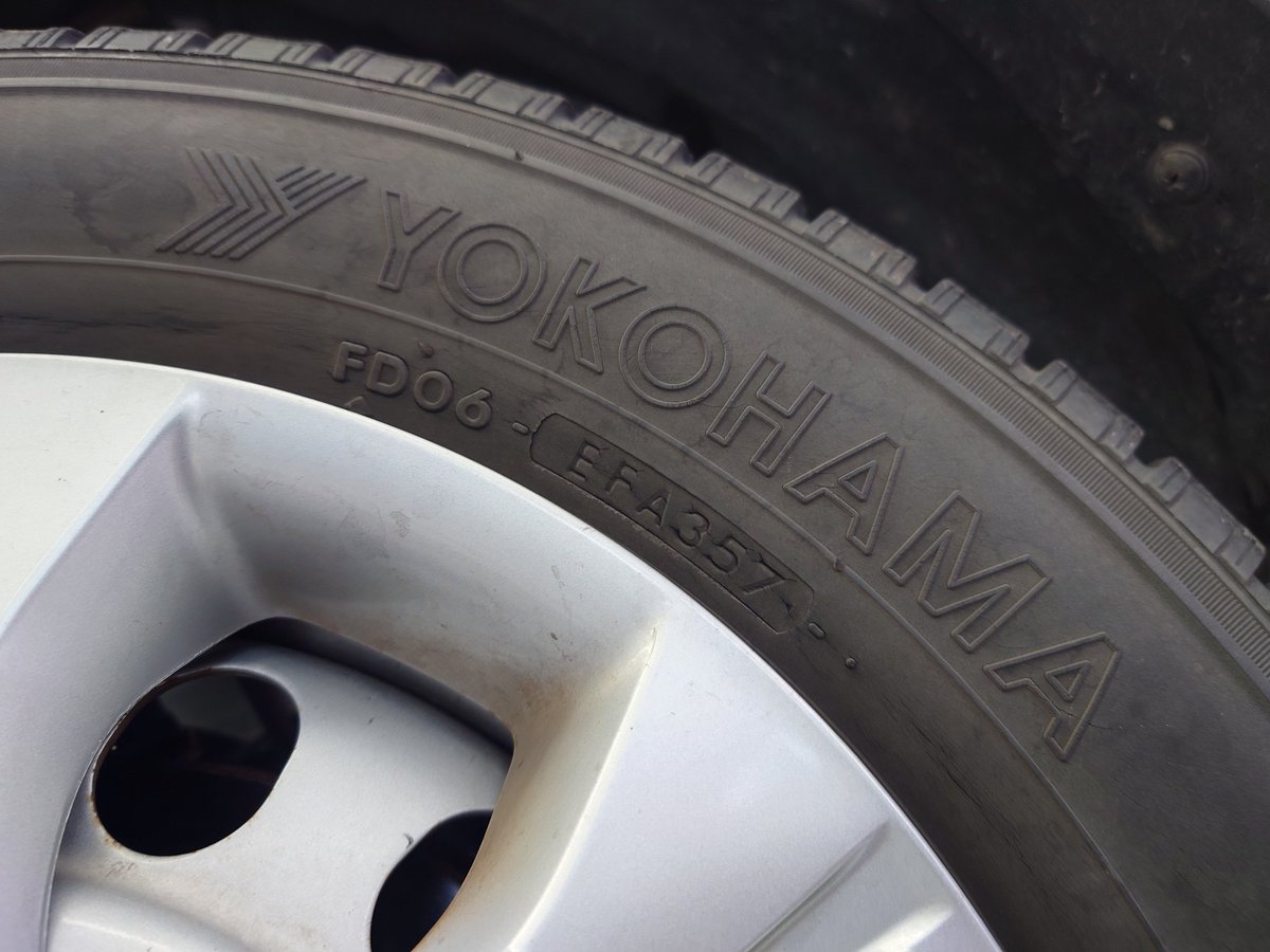 micro_micra's tweet photo. 令和にこの年式記号を見るとは…
さすがにやばすぎ https://t.co/XR59ZCO4dI