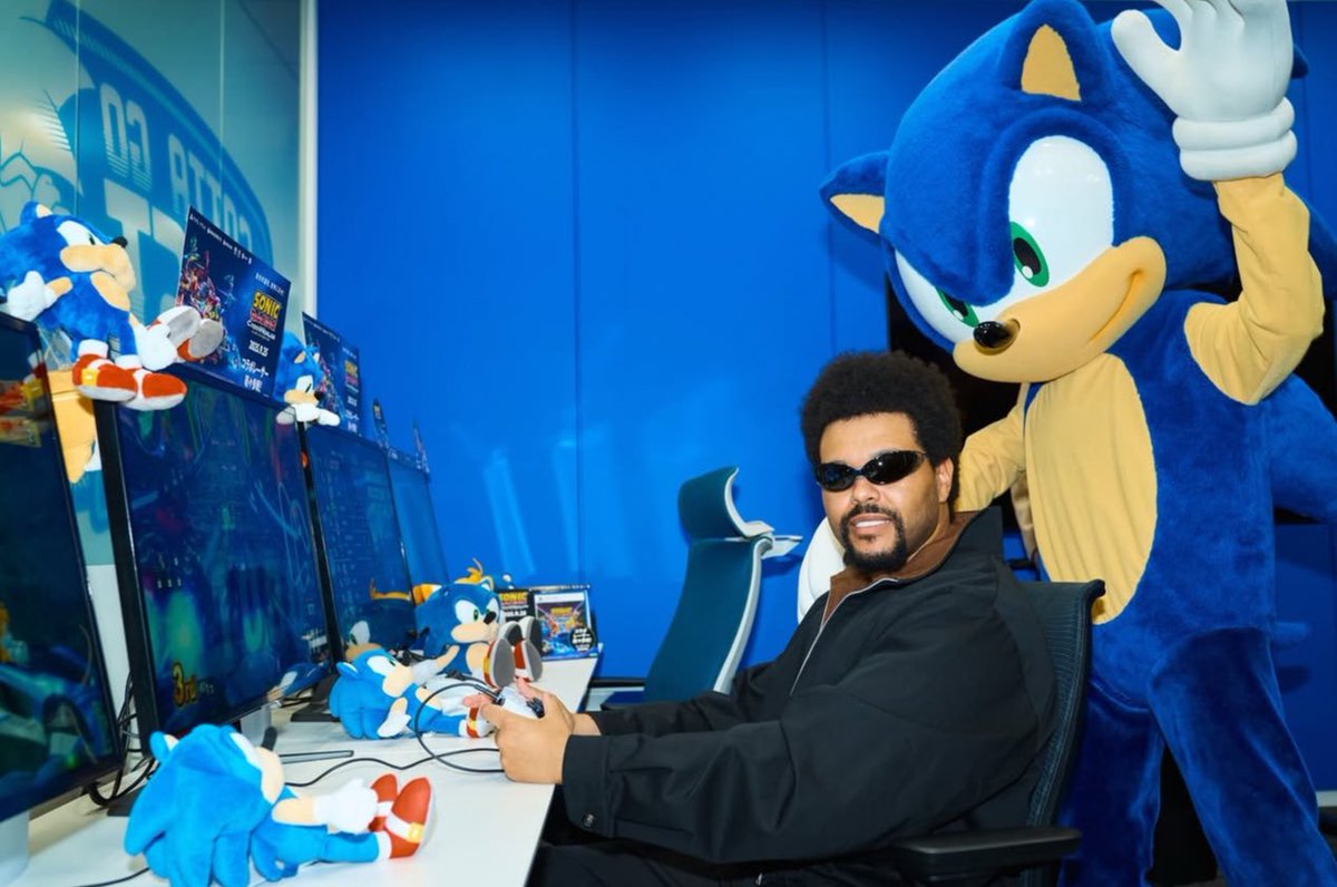 adaptat1ons's tweet image. ABEL RECREATING THE MICHAEL PIC. i'm actually sobbing.