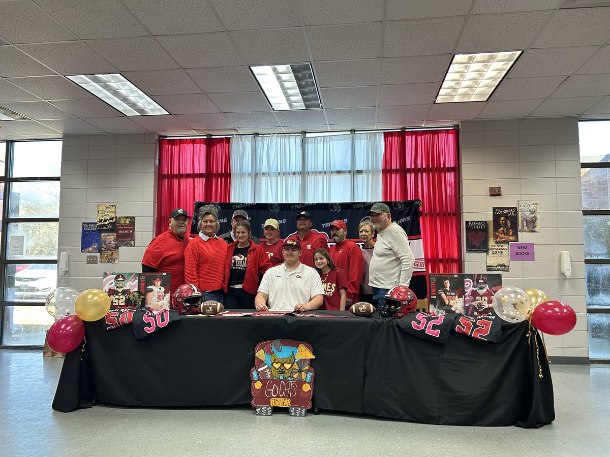 JuddHarmon50's tweet photo. Thank you god for the ability to play this game. Thanks to my coaches for helping me get to this point. Thank you to my family for supporting me through everything. With that being said I'm proud to say that I have signed with @JC_BobcatsFB. @Coach_Matt_Lott @clpollard21 #AGTG https://t.co/p6VY3zNBBE
