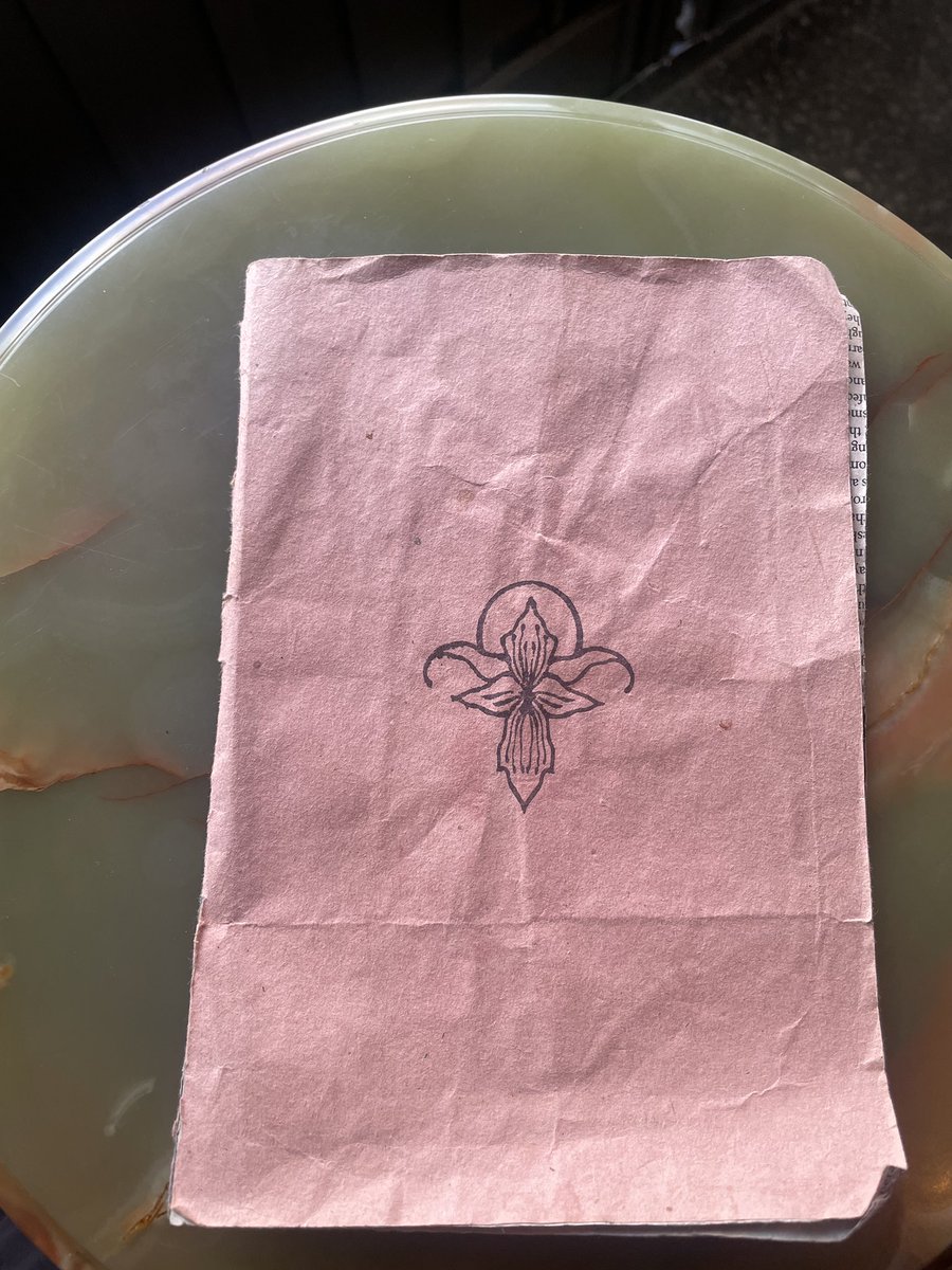 최고의 짜이티를 찾아서 
- 가좌동 뭍

여기가 맞나.. 싶은 골목에 있는 신비로운 짜이집. 고요하고 맑은 공간, 짜이와 곁들일 수 있는 피스타치오 실타래도 판매합니다. 

뭍은 무엇보다도 사장님 진짜 너무 멋있으심. 사장님이 갖고계신 단단함이 짜이에도 그대로 묻어나는 느낌! 주문하자마자