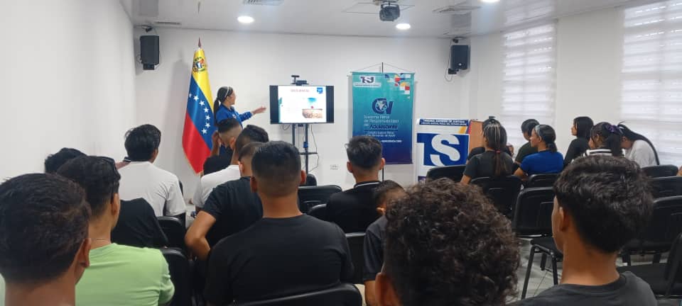 SUNAD_Apure's tweet photo. 📋 El COF de la @sna_apure realizó un conversatorio con jóvenes que asisten al Tribunal de Responsabilidad Penal, denominado:La Resiliencia es base para la prevención,donde se ofrecieron herramientas para vencer diferentes obstáculos,y salgan fortalecidos. https://t.co/SgusHFipg6