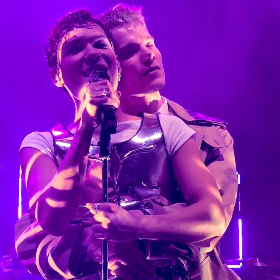 SIMON_FANGIRL's tweet photo. 1 YEAR LONDON ANNIVERSARY !!!!!! #EDMAR #Fiebertraum 
I'LL TRY MY BEST TO NOT SABOTAGE THIS! 
EVERY NIGHT I HIT NEW HIGHS LIKE WE NEVER TOUCHED BEFORE ... https://t.co/VHyS8WeEYK