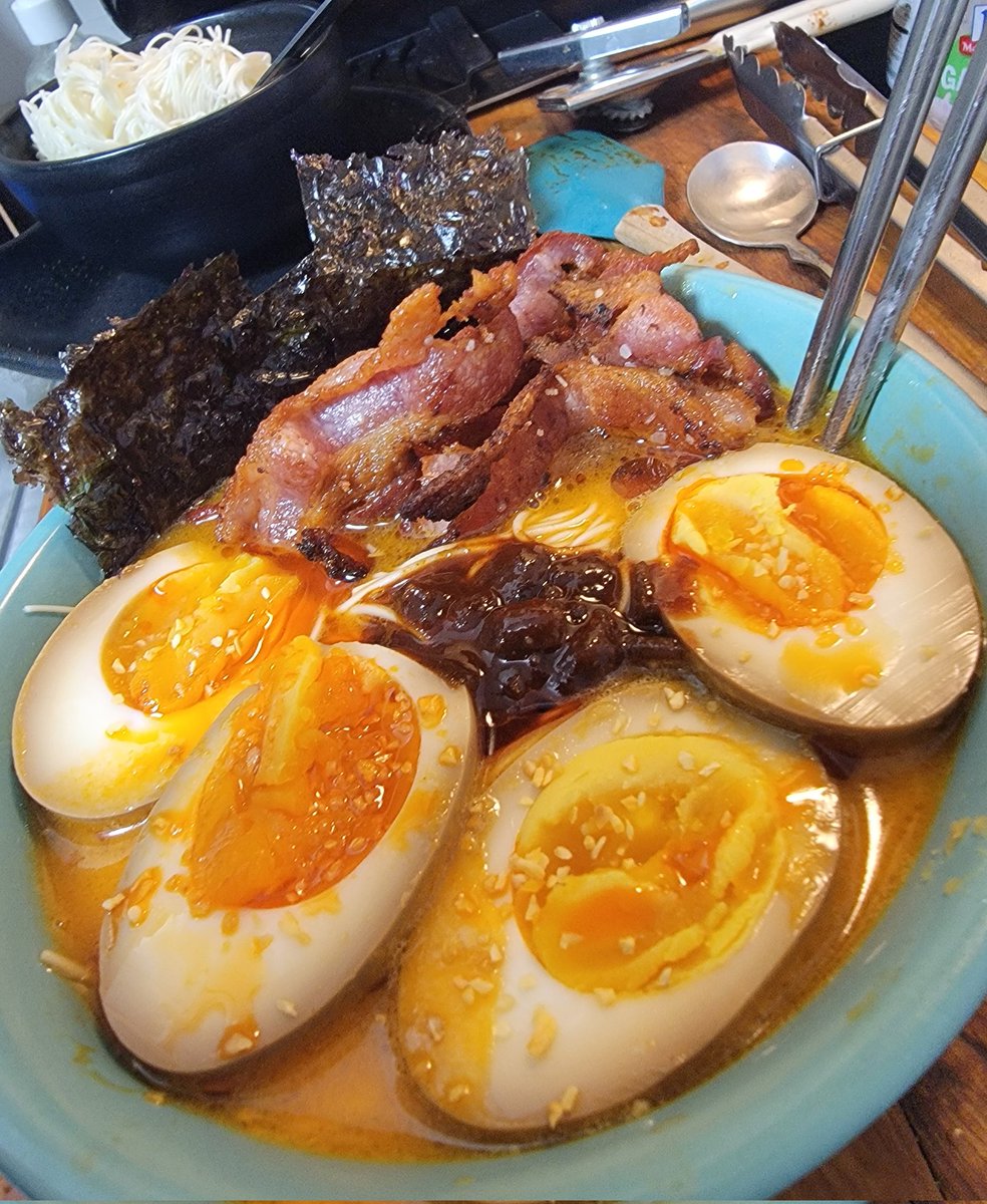 GG_Drooby's tweet image. So far, kimbap is also on the menu