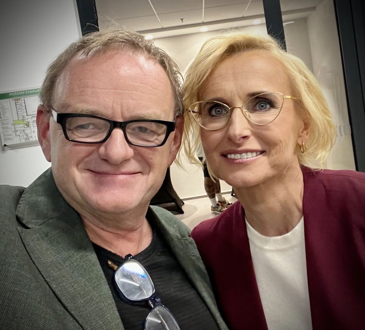 Q: Co #TO je? 
A: Krystalické zmrdství!