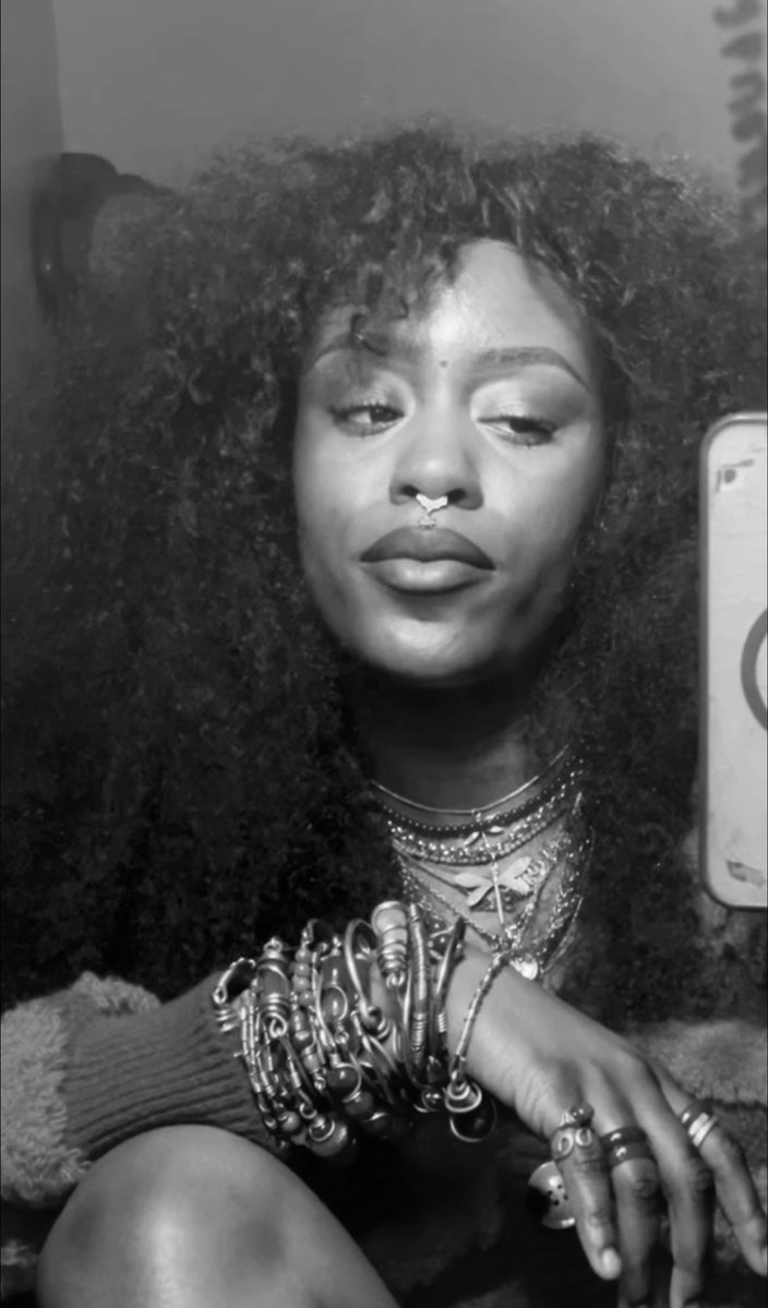 2Charmzz_____'s tweet image. 🌹BLISS