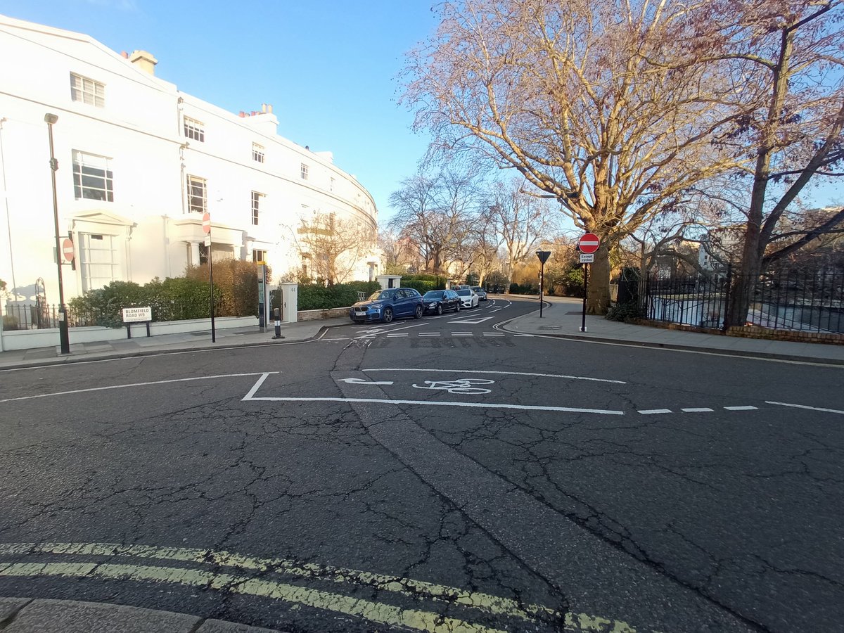 MacLondon tweet media