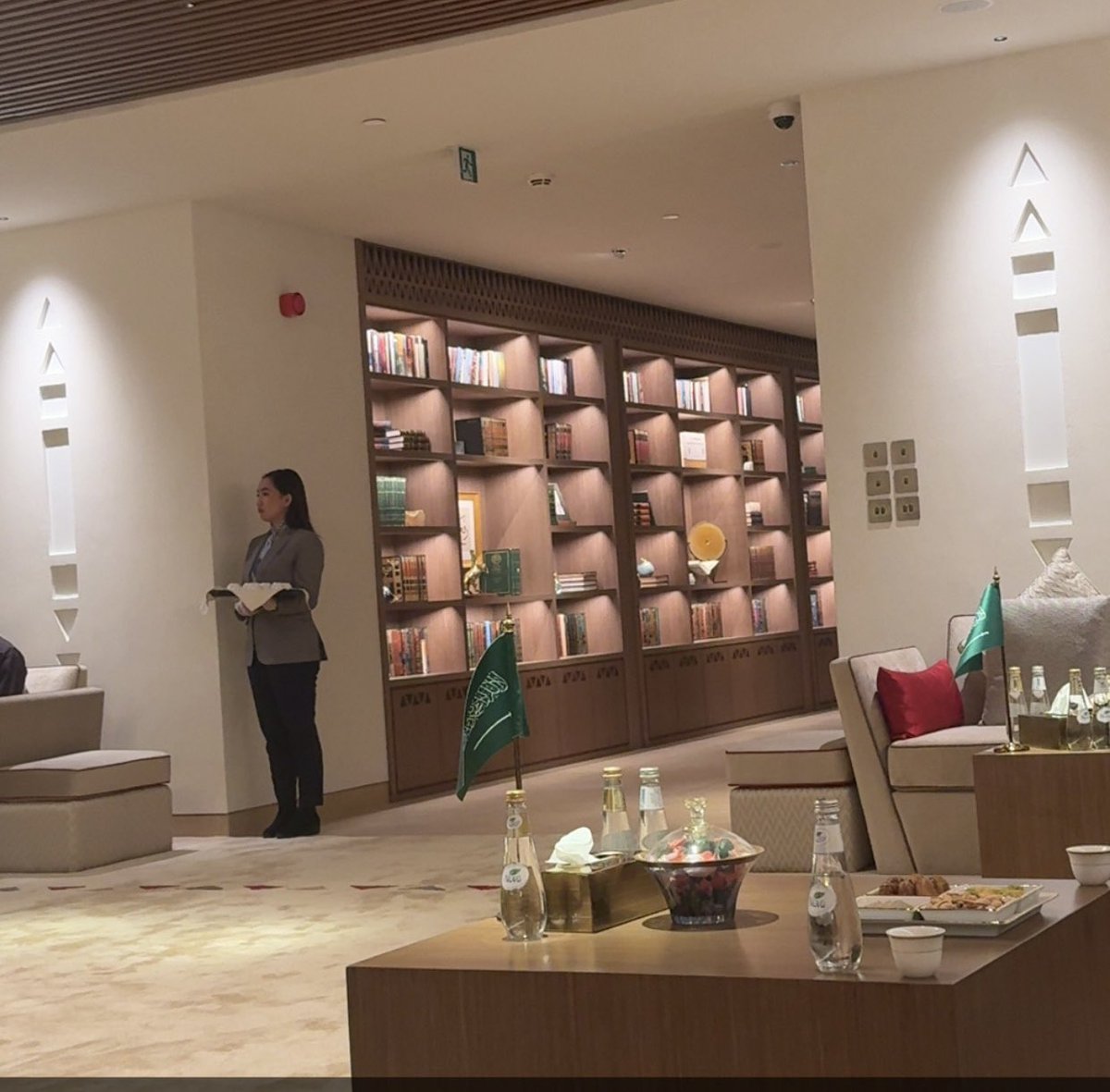 الـجـوهـرة الرمال tweet media