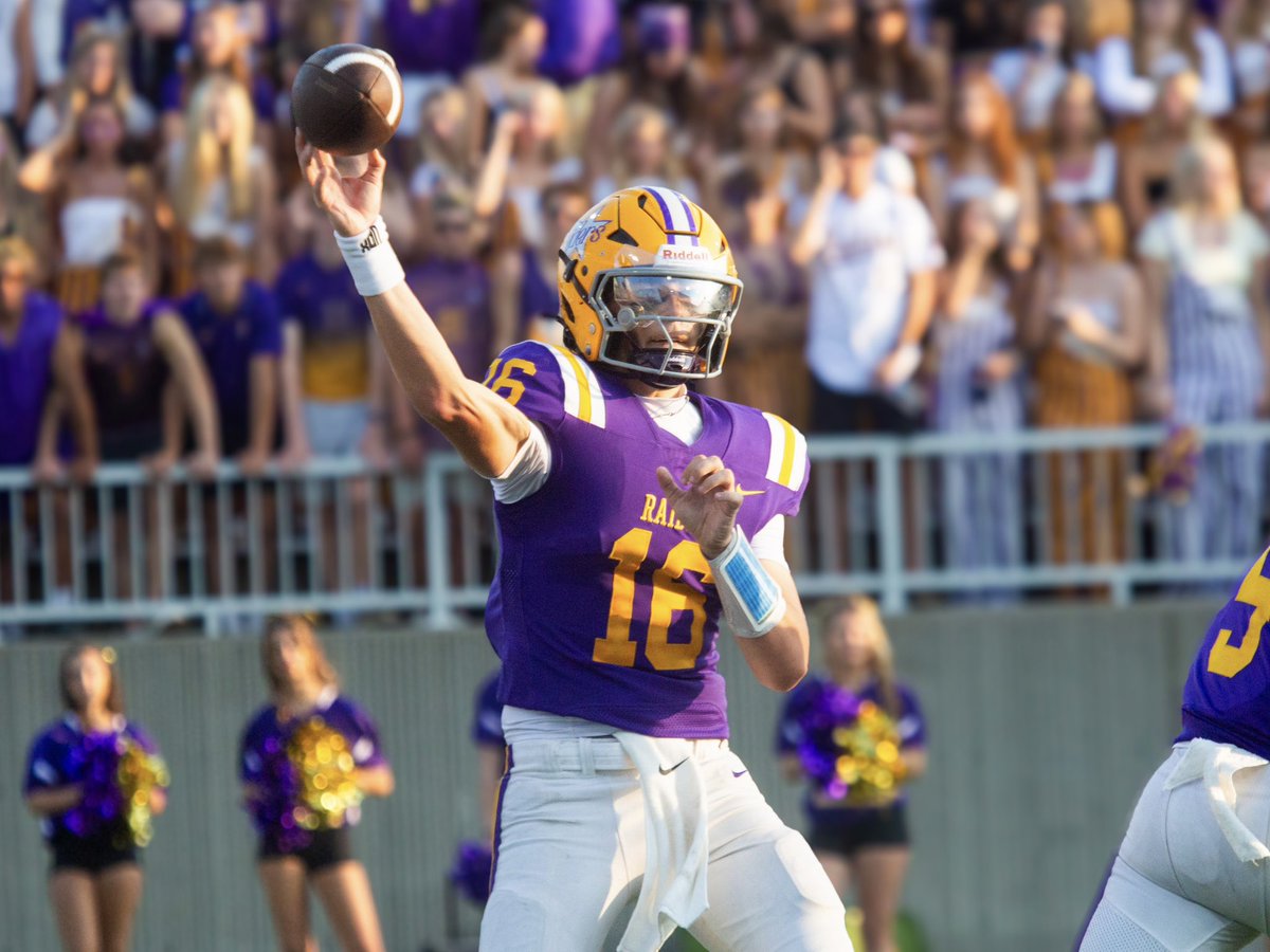 izaakjohnson16's tweet image. Blessed to officially sign with @Ellsworth_CC_FB! 
Betting on myself.

@MagicZach_11 @CoachWhiteECC
@CoachDHarperECC @612Qs 
@CoachDeGrate_ @CoachGute2
@Coach_LopezECC @CoachFettECC