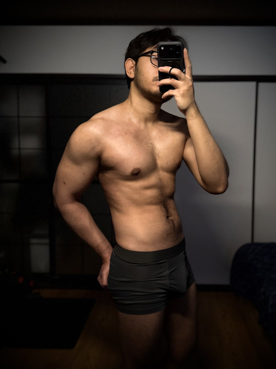 pandamonium_01's tweet photo. Chest day https://t.co/EUTNVnlUj3