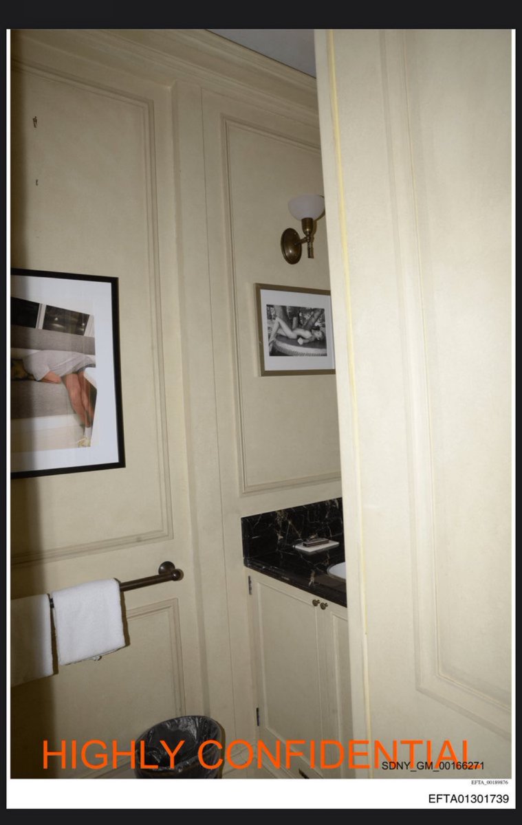 Pampa139's tweet photo. 🚨ARCHIVOS EPSTEIN

Adolescentes por toda la pared de la casa de Epstein.

Perverso, degenerado hijo de mil puta. https://t.co/6mVZBF9mWJ