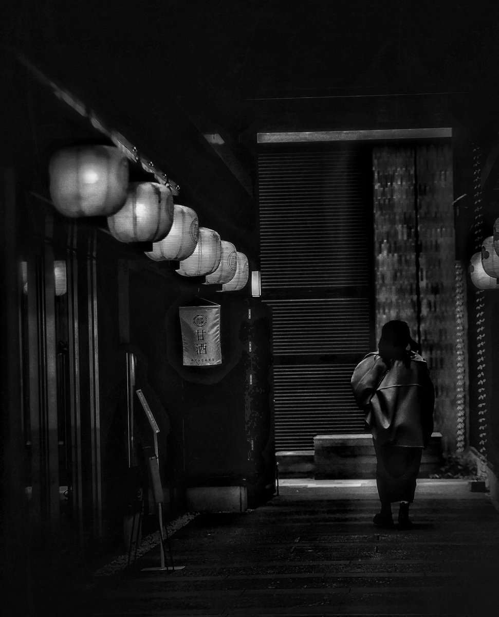craftmarionette's tweet photo. 京都での1枚   #京都での1枚スナップ撮影  #nikoncreaters  #モノクロ写真  #モノクロ撮影 https://t.co/zYMCi8bgHU