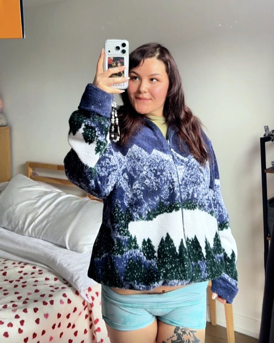 GoodGoodMars's tweet image. Tight or baggy?