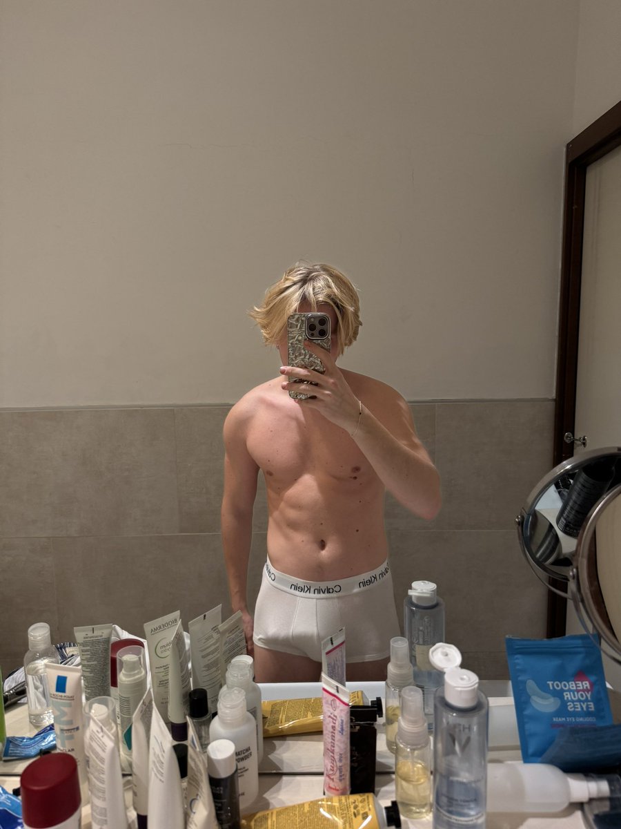 purelostboyx tweet media