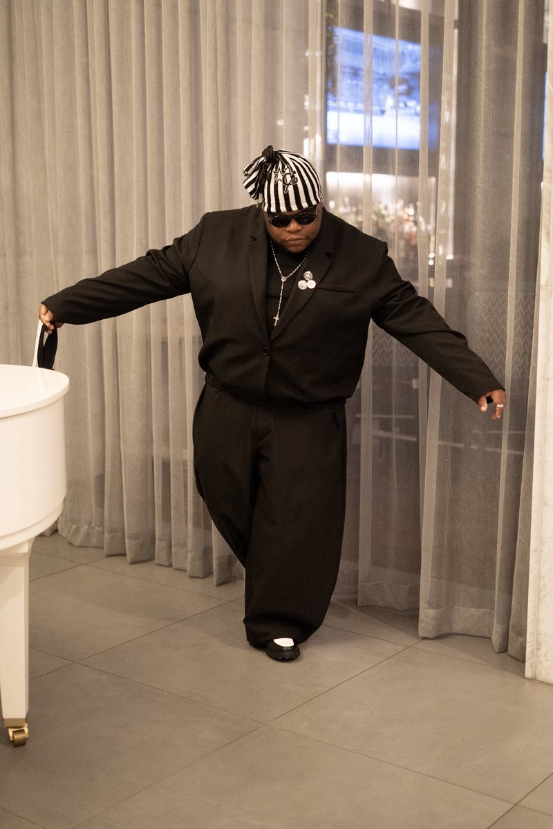 Warren Wave. tweet media