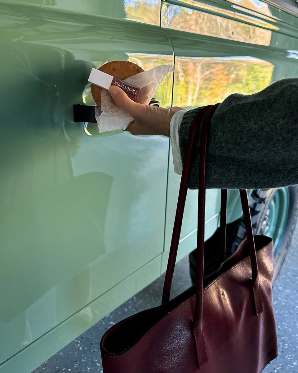 Neutrogena (Parody) ᴿᴾ tweet media