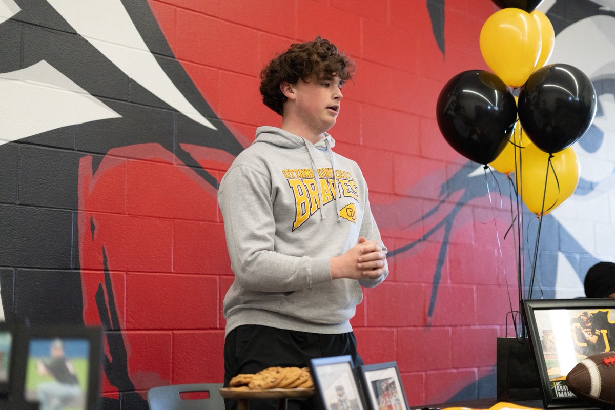 BengalLifestyle's tweet image. National Signing Day.
Proud of these guys and the work they put in to make today happen.

Adrian Donaldson → Kilgore College 
Brayden Manzel → Ottawa University 
Caleb Gardner → Ottawa University

#NationalSigningDay
#PlayerDevelopment
#NextLevel
#ProudCoach