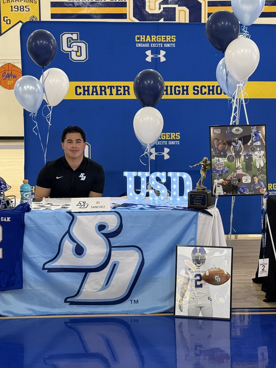 Jsan42's tweet photo. Very grateful for everyone that came out to support JD and his teammates at COHS signing day. Thank you to everyone that has supported him along the way as there are way too many to mention.  Go Torreros!!!!! @USDFootball @sanchez_jd @COHSFootball @coachmark_48 @SGVNSports https://t.co/i8TVbbxtLq