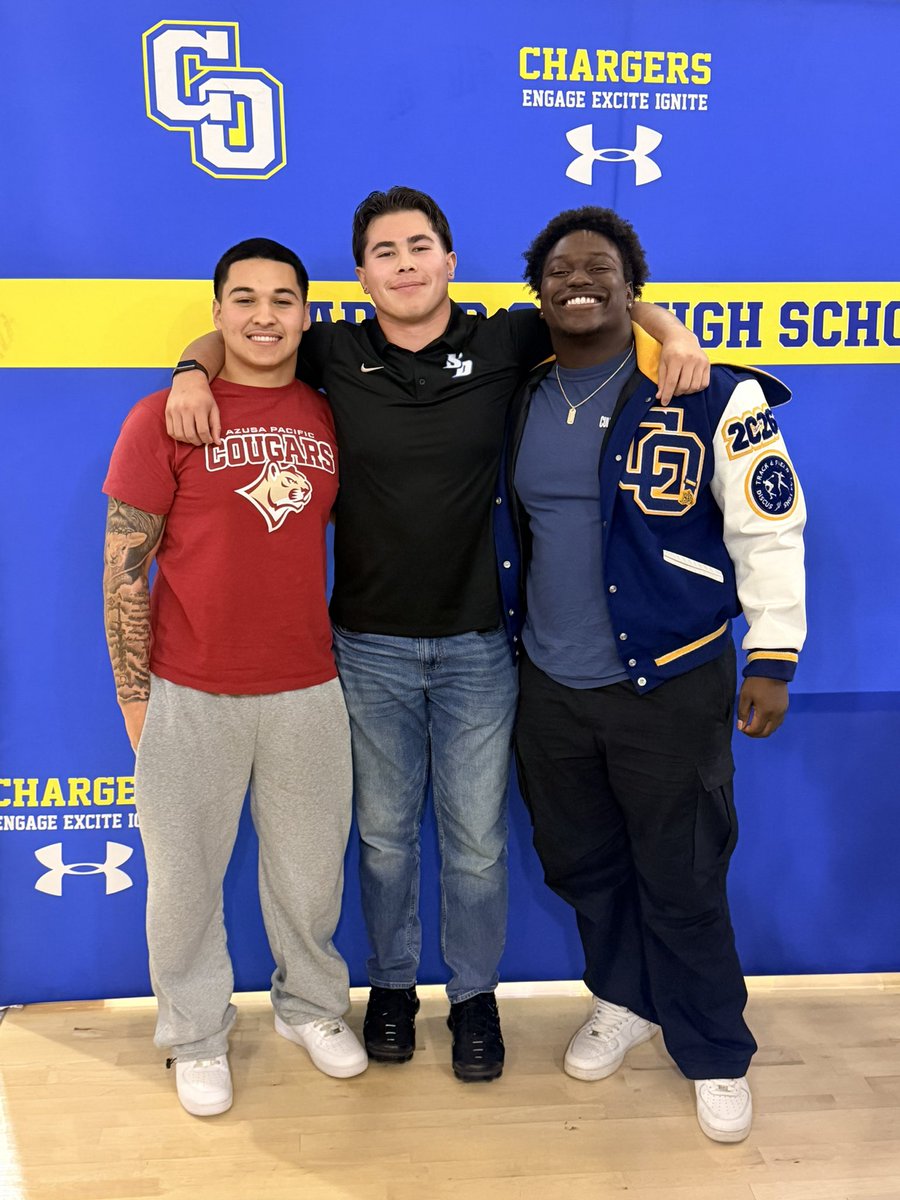 Jsan42's tweet photo. Very grateful for everyone that came out to support JD and his teammates at COHS signing day. Thank you to everyone that has supported him along the way as there are way too many to mention.  Go Torreros!!!!! @USDFootball @sanchez_jd @COHSFootball @coachmark_48 @SGVNSports https://t.co/i8TVbbxtLq