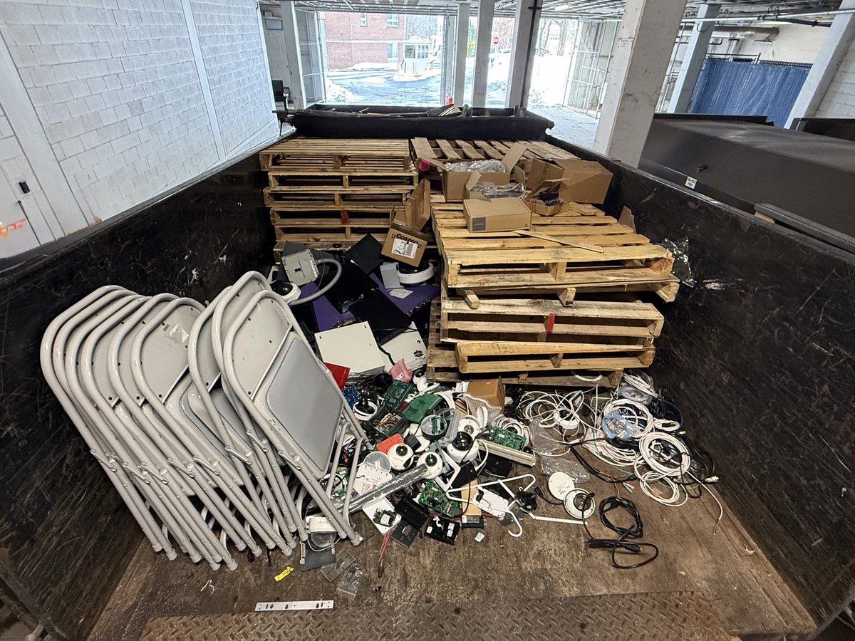 ASAPWasteSvcs's tweet image. 📦 Commercial Cleanout ✔️

ASAP Waste Services removed electronics, pallets &amp;amp; office waste for a top security systems company in Northern VA.

Fast. Professional. Recycled. ♻️

Serving MD, DC, VA
📞 240-380-0475
🌐 asapwastehauling.com

#CommercialCleanup #FacilitySupport