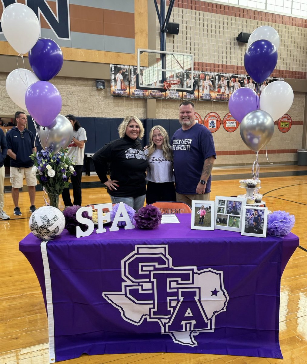 SAmavs_GSoccer's tweet photo. Congratulations to @crisi_rosito for signing your NIL to continue your playing and education career at @SFA_Soccer   We are very proud of you and look forward to watching you continue to excel!! https://t.co/oGm7hvwkSc