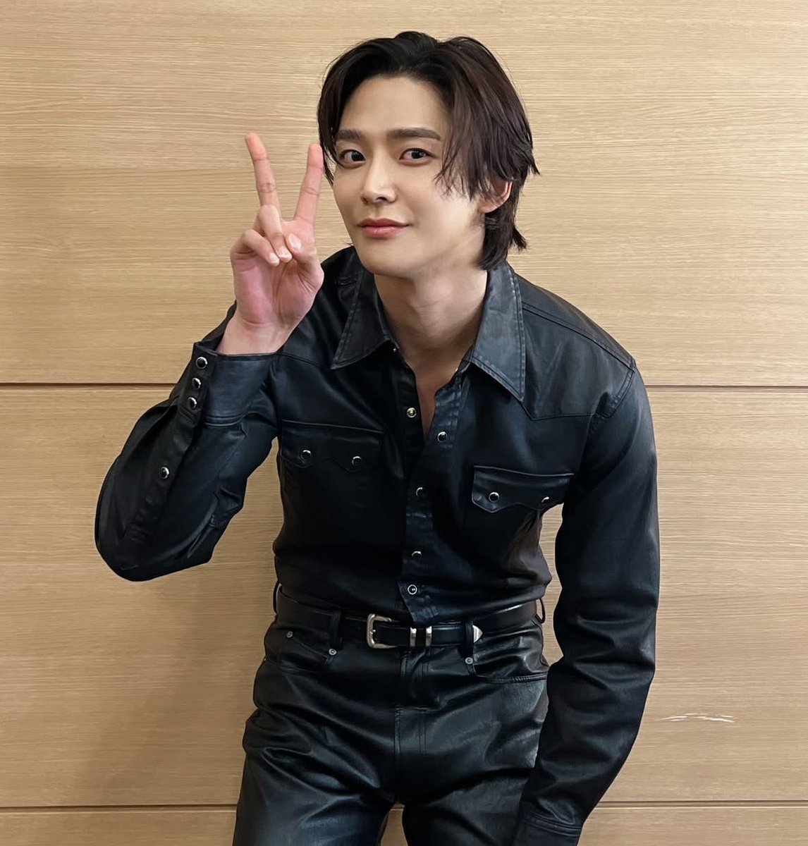 D-445

キムゾグもロミンも화이팅ෆ ̖́-

 #ROWOON #ロウン #로운 #김석우